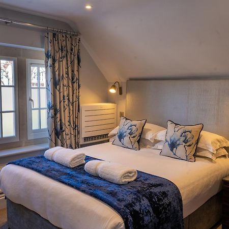 Bed and Breakfast Burlington House Boutique à Oxford Extérieur photo A bedroom at The Old Vicarage Hotel