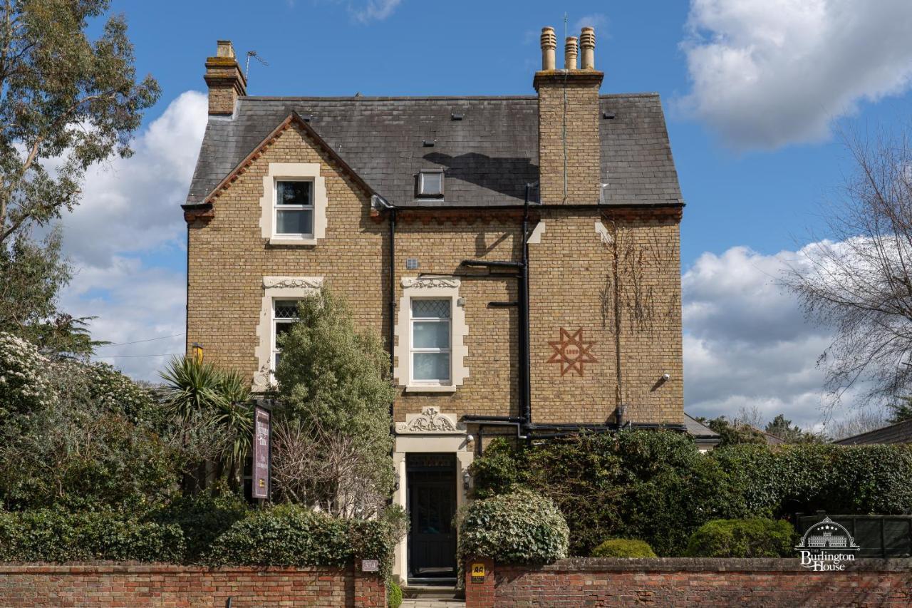 Bed and Breakfast Burlington House Boutique à Oxford Extérieur photo The former station building