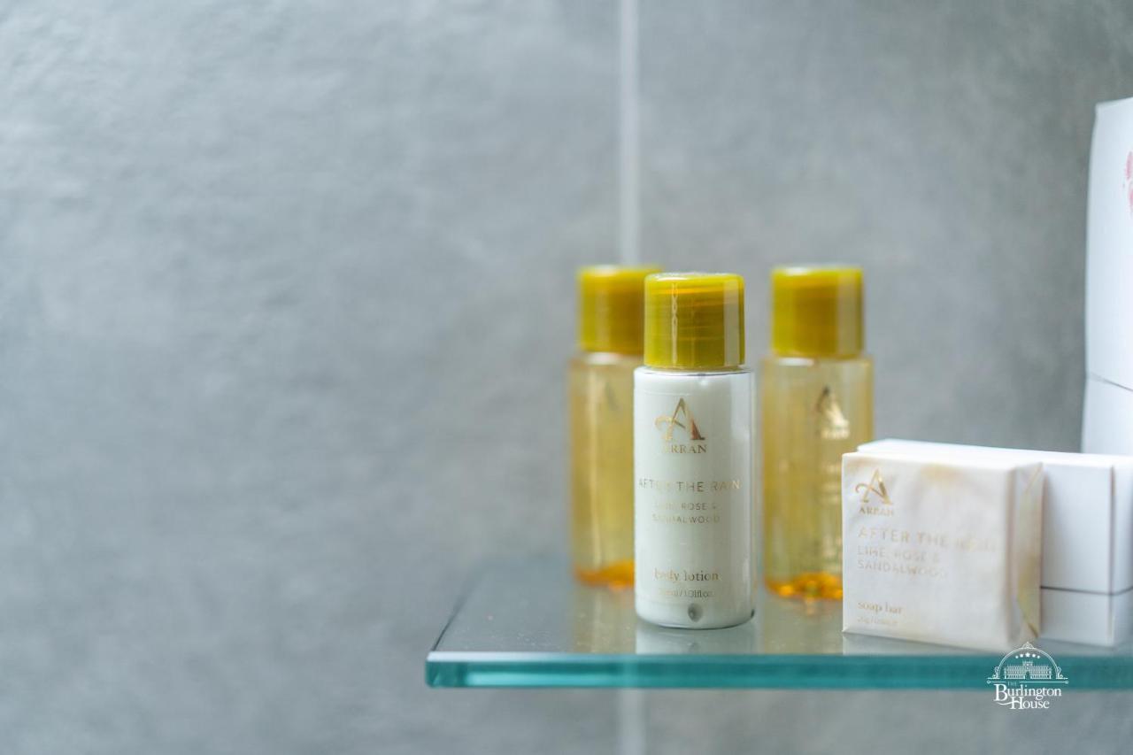 Bed and Breakfast Burlington House Boutique à Oxford Extérieur photo The Standard Amenities