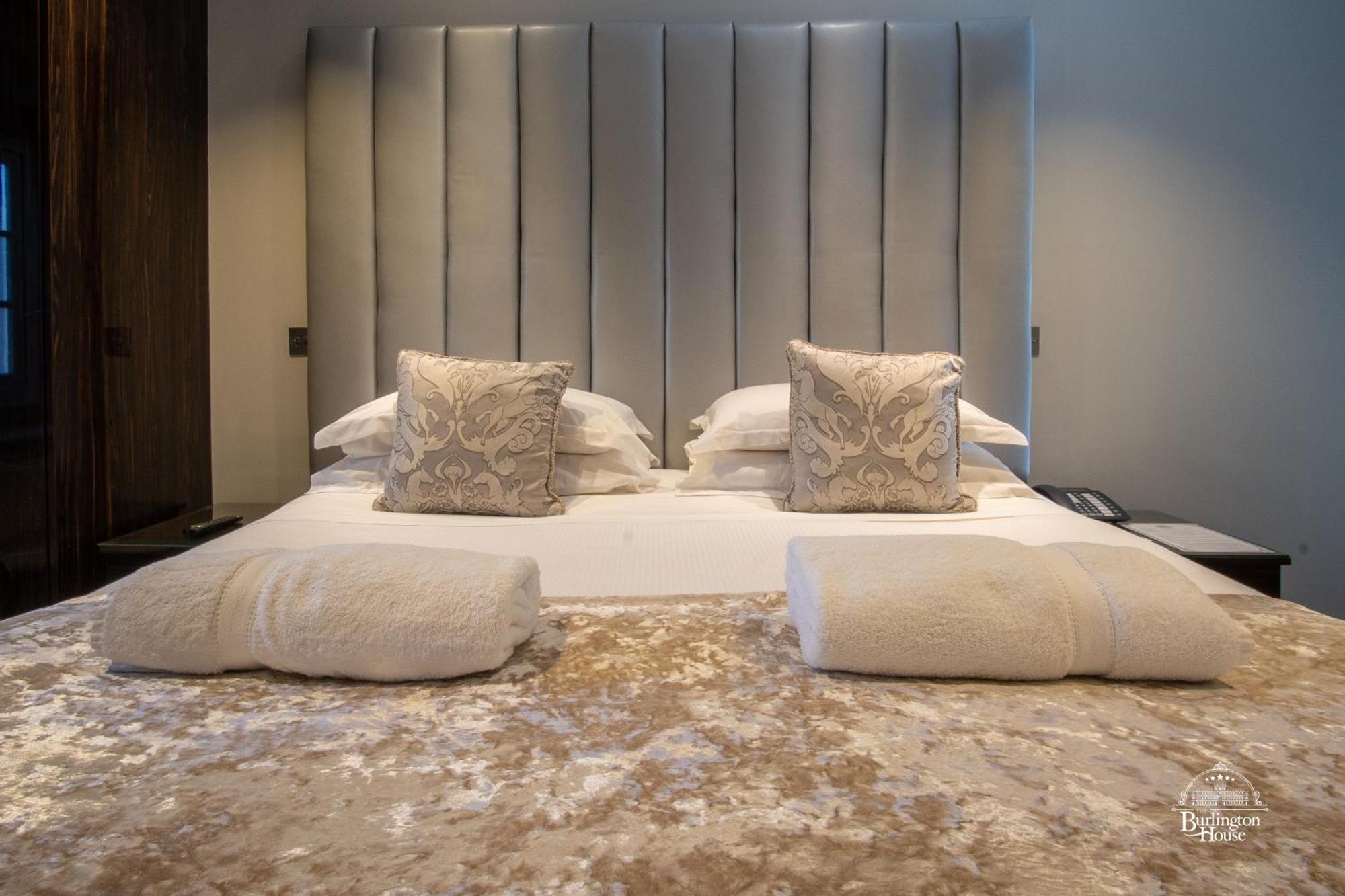 Bed and Breakfast Burlington House Boutique à Oxford Chambre photo A bedroom at the hotel