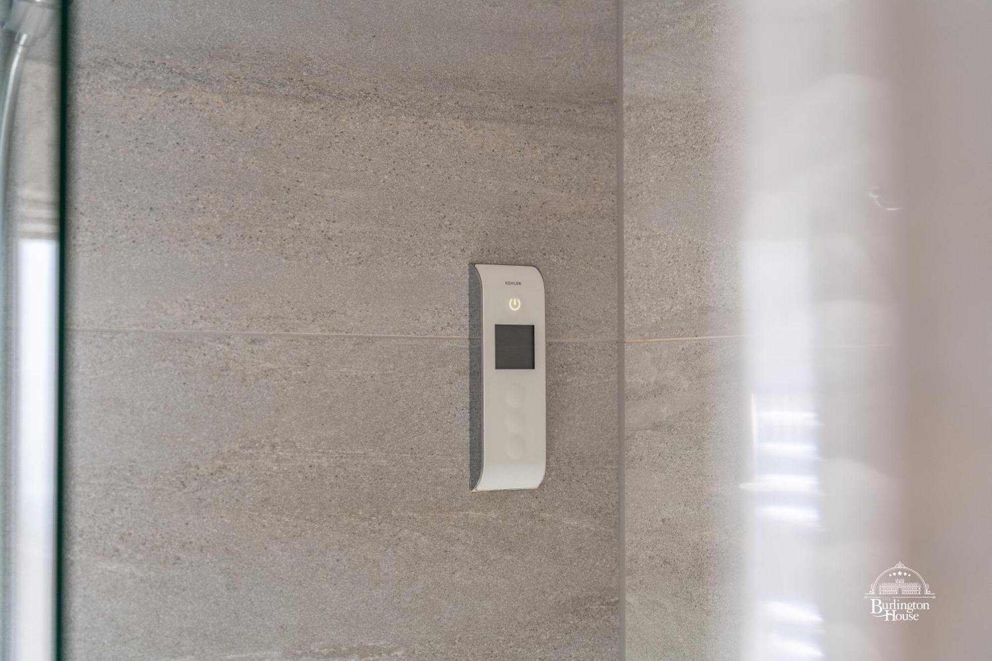 Bed and Breakfast Burlington House Boutique à Oxford Chambre photo A fingerprint sensor