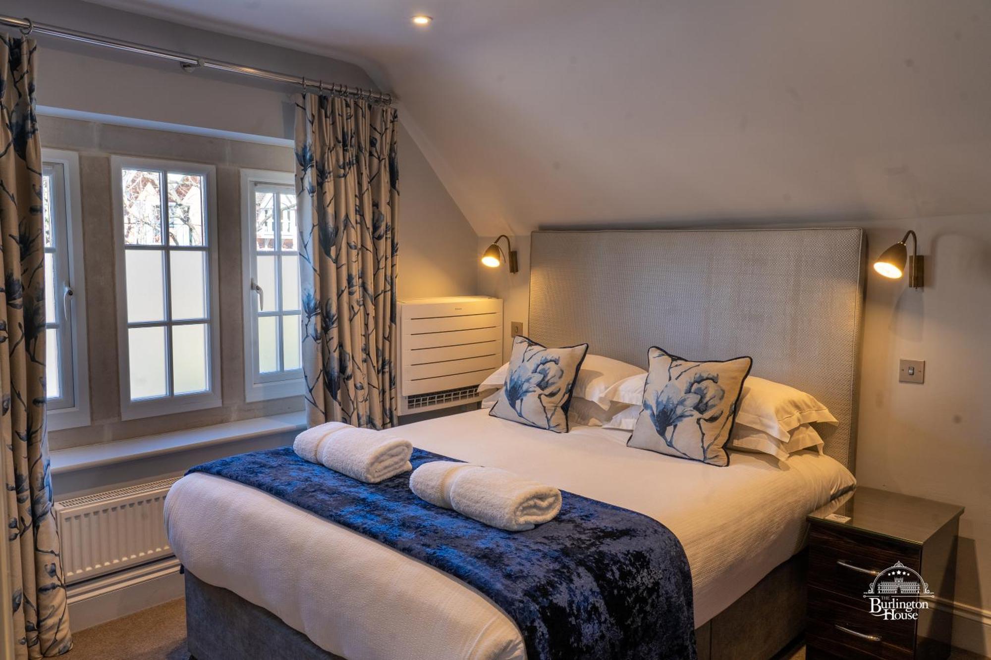 Bed and Breakfast Burlington House Boutique à Oxford Extérieur photo A bedroom at The Old Vicarage Hotel
