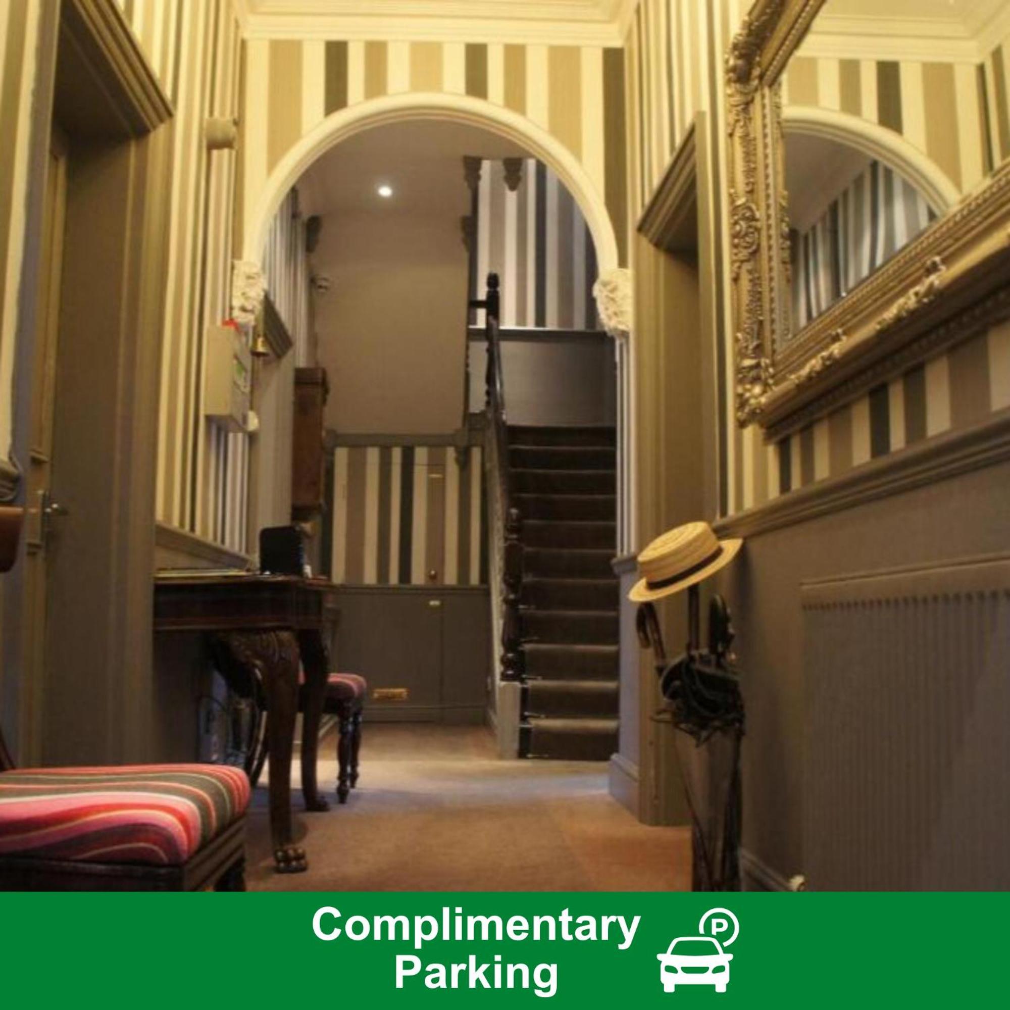 Bed and Breakfast Burlington House Boutique à Oxford Extérieur photo The entrance to the theatre